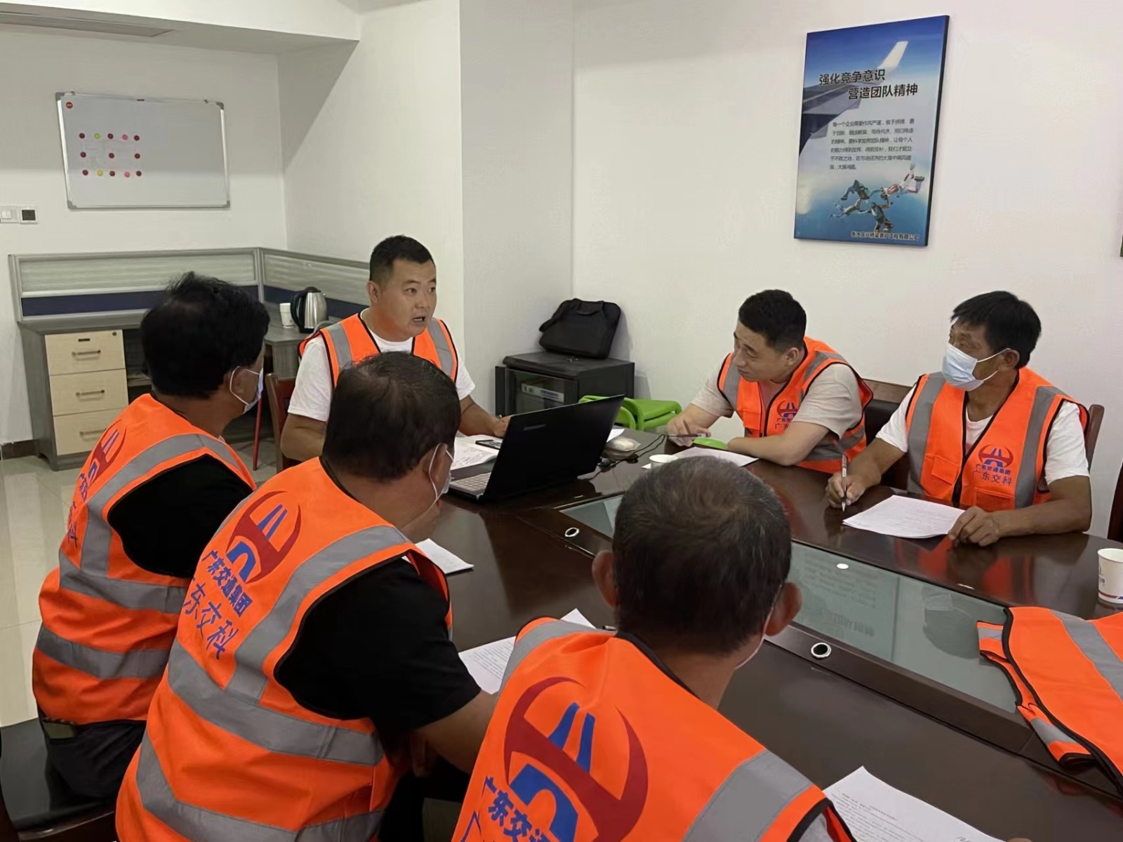 �����z�y܇���U