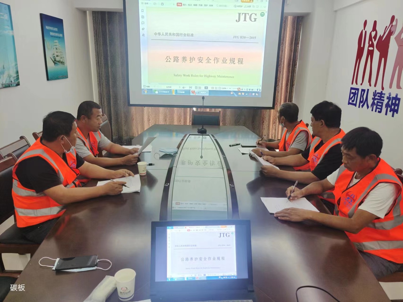 �����z�y܇���U